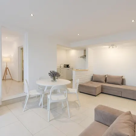 Paliomylos Aparthotel Naousa (Paros)