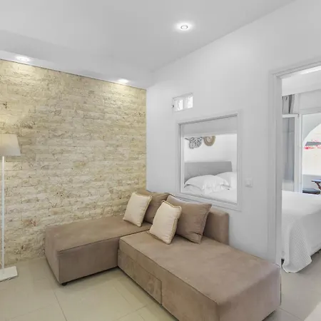 Paliomylos 2* Naousa (Paros)